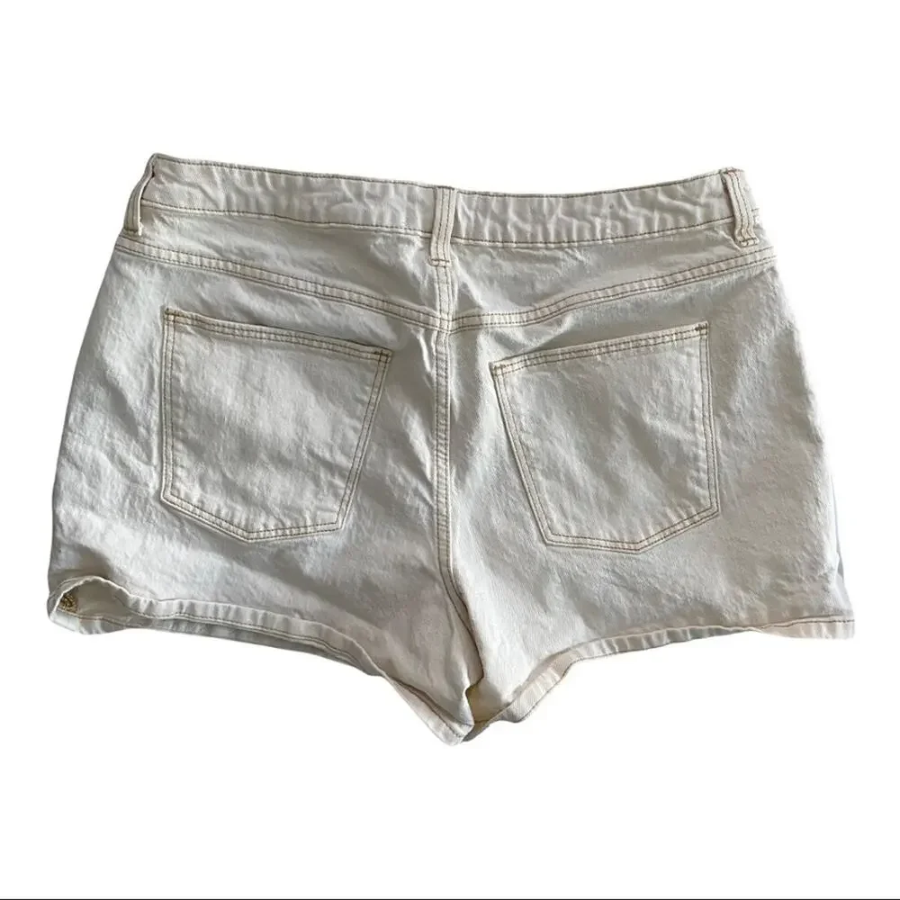 Universal Thread Cream Vintage Midi Denim Shorts Size 14
